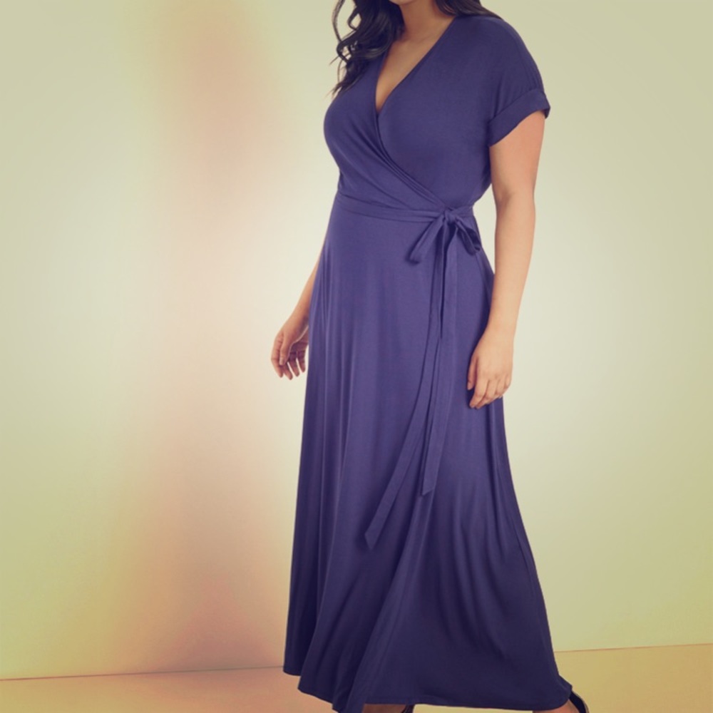 Beautiful flowy wrap dress new with tags.
